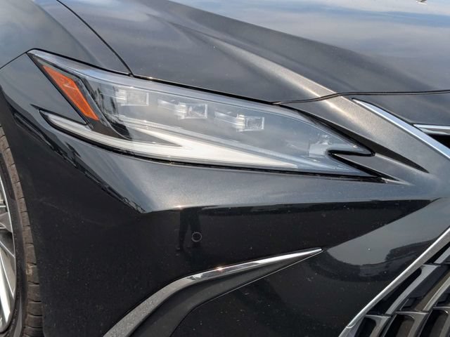 Used 2022 Lexus ES 350 Ultra Luxury w/ Accessory Package 2 FWD image 9