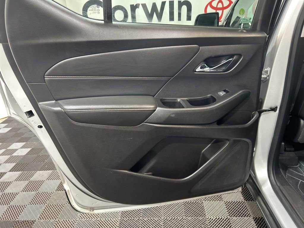 Used 2019 Chevrolet Traverse RS w/ LPO, Floor Liner Package image 21