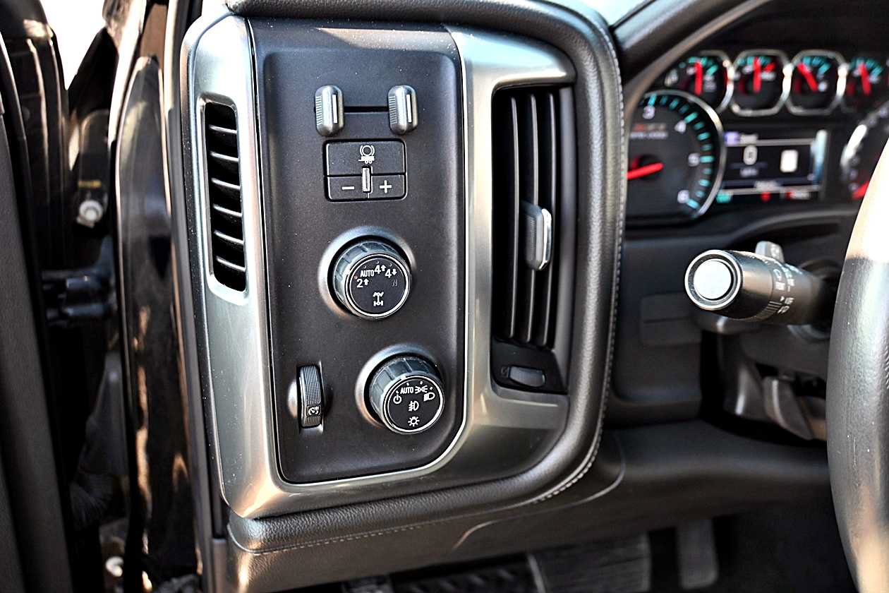 Used 2017 Chevrolet Silverado 1500 LTZ Z71 w/ LTZ Plus Package AWD/4WD image 22