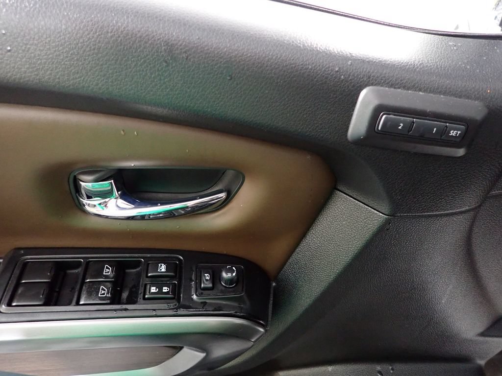 Used 2017 Nissan Titan Platinum Reserve RWD image 21