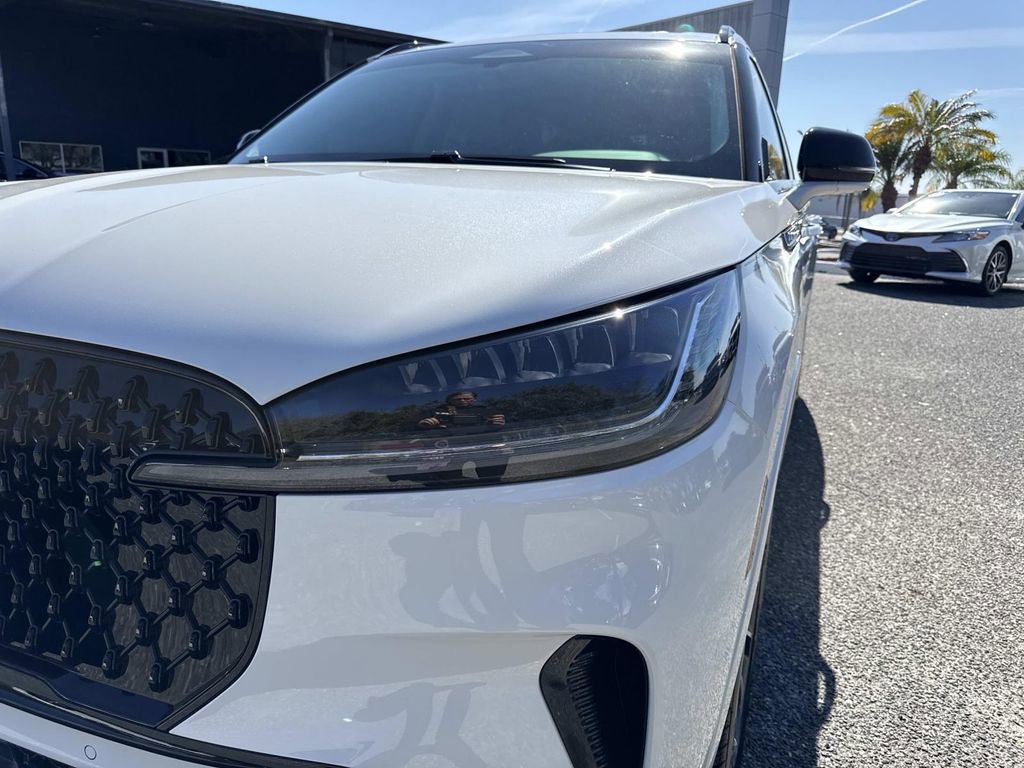 New 2026 Lincoln Aviator 2WD w/ Jet Appearance Package image 9