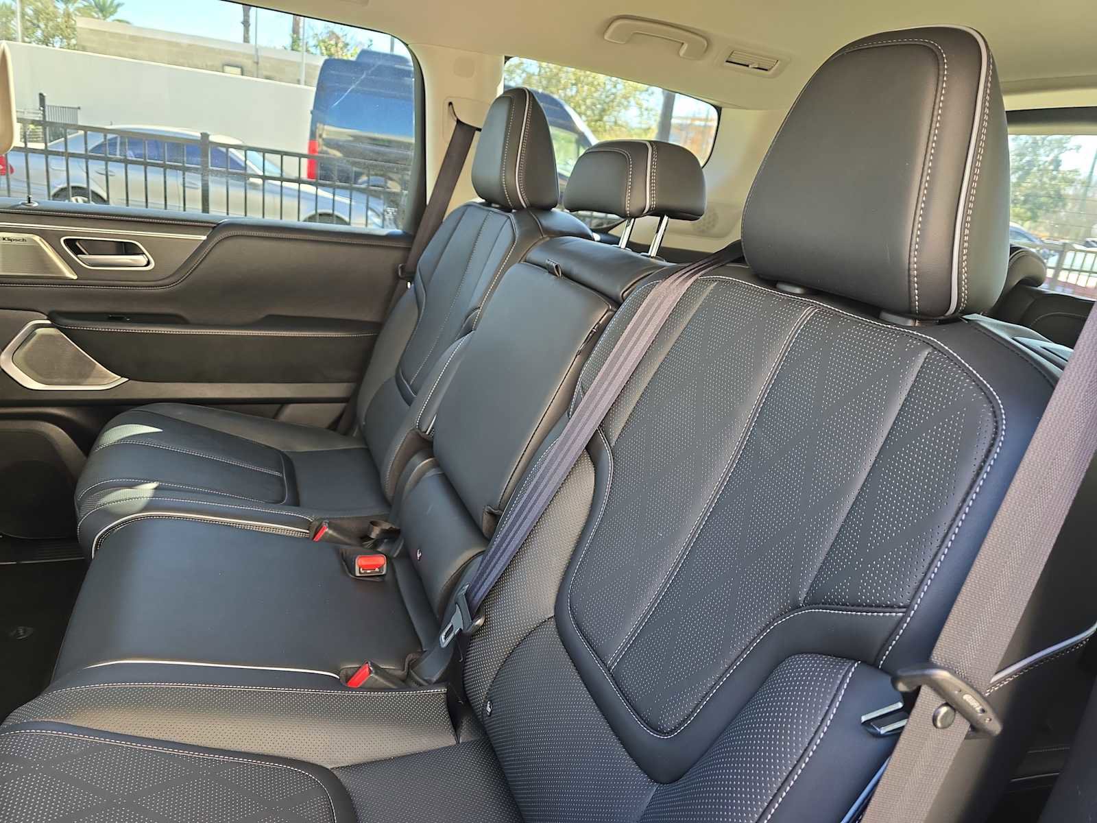 Certified 2025 INFINITI QX80 Sensory image 12