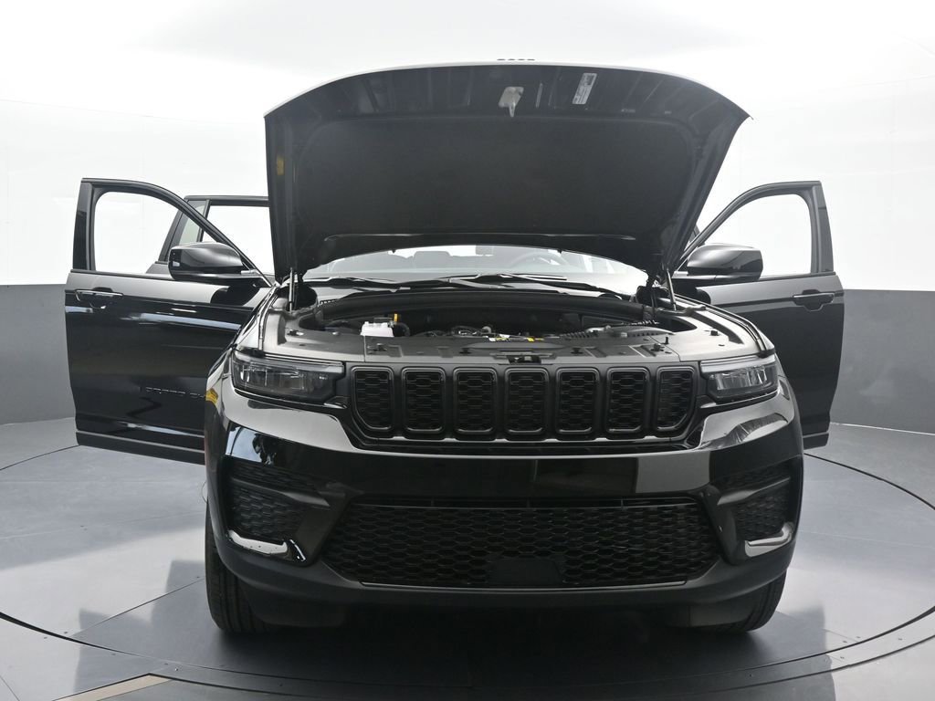 New 2025 Jeep Grand Cherokee Altitude image 68