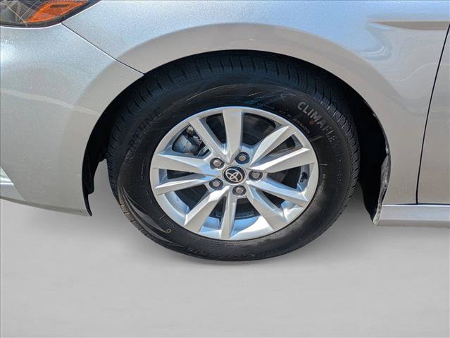 Used 2025 Toyota Camry LE FWD image 21