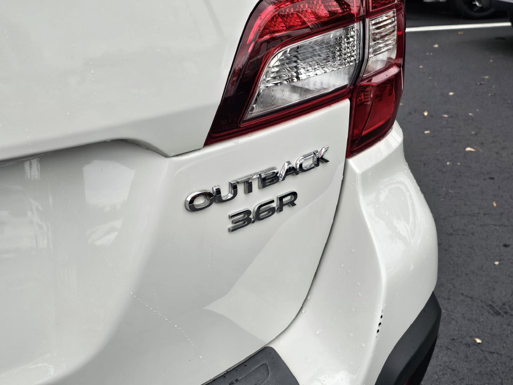 Used 2019 Subaru Outback 3.6R Limited w/ Popular Package #2 AWD/4WD image 8