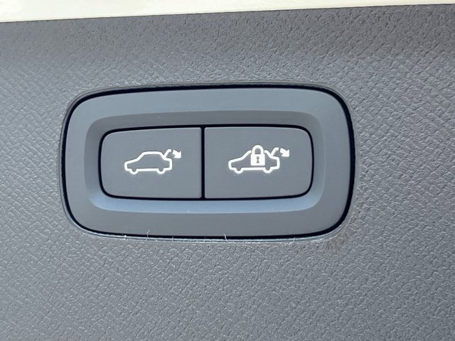 New 2026 Volvo XC90 B5 Ultra w/ Lounge Package image 15