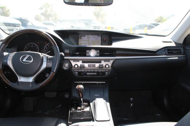 Used 2015 Lexus ES 350 w/ Premium Package FWD image 10