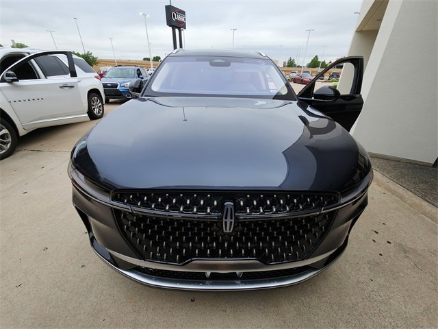 Used 2024 Lincoln Nautilus Black Label AWD/4WD image 2