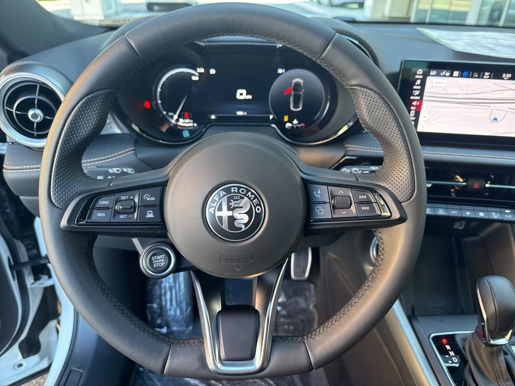 Used 2025 Alfa Romeo Tonale image 12