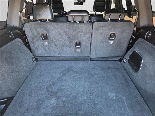 Used 2022 Jeep Grand Cherokee Overland w/ Luxury Tech Group IV AWD/4WD image 6