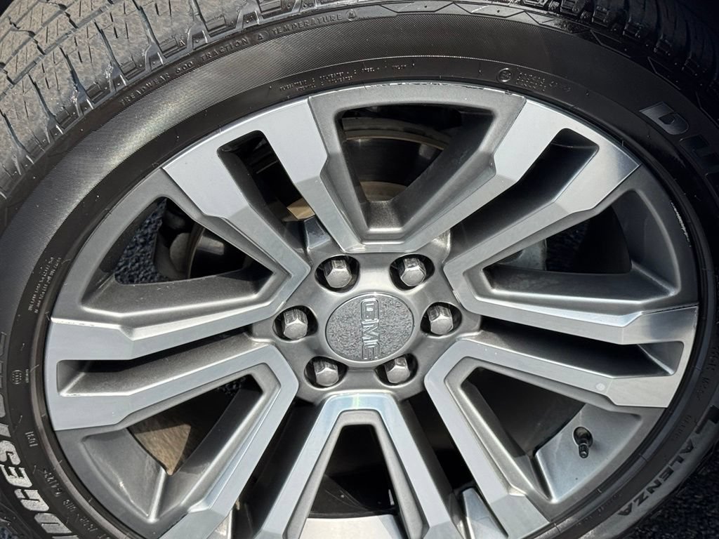 Used 2018 GMC Yukon Denali w/ Open Road Package AWD/4WD image 13