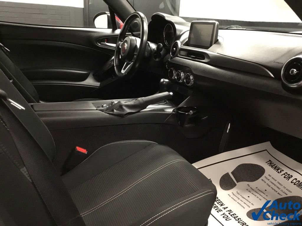 Used 2018 FIAT 124 Spider Classica w/ Technology Group image 37
