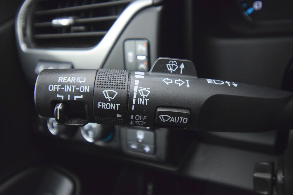 Used 2020 Chevrolet Suburban Premier w/ RST 6.2L Performance Edition AWD/4WD image 31