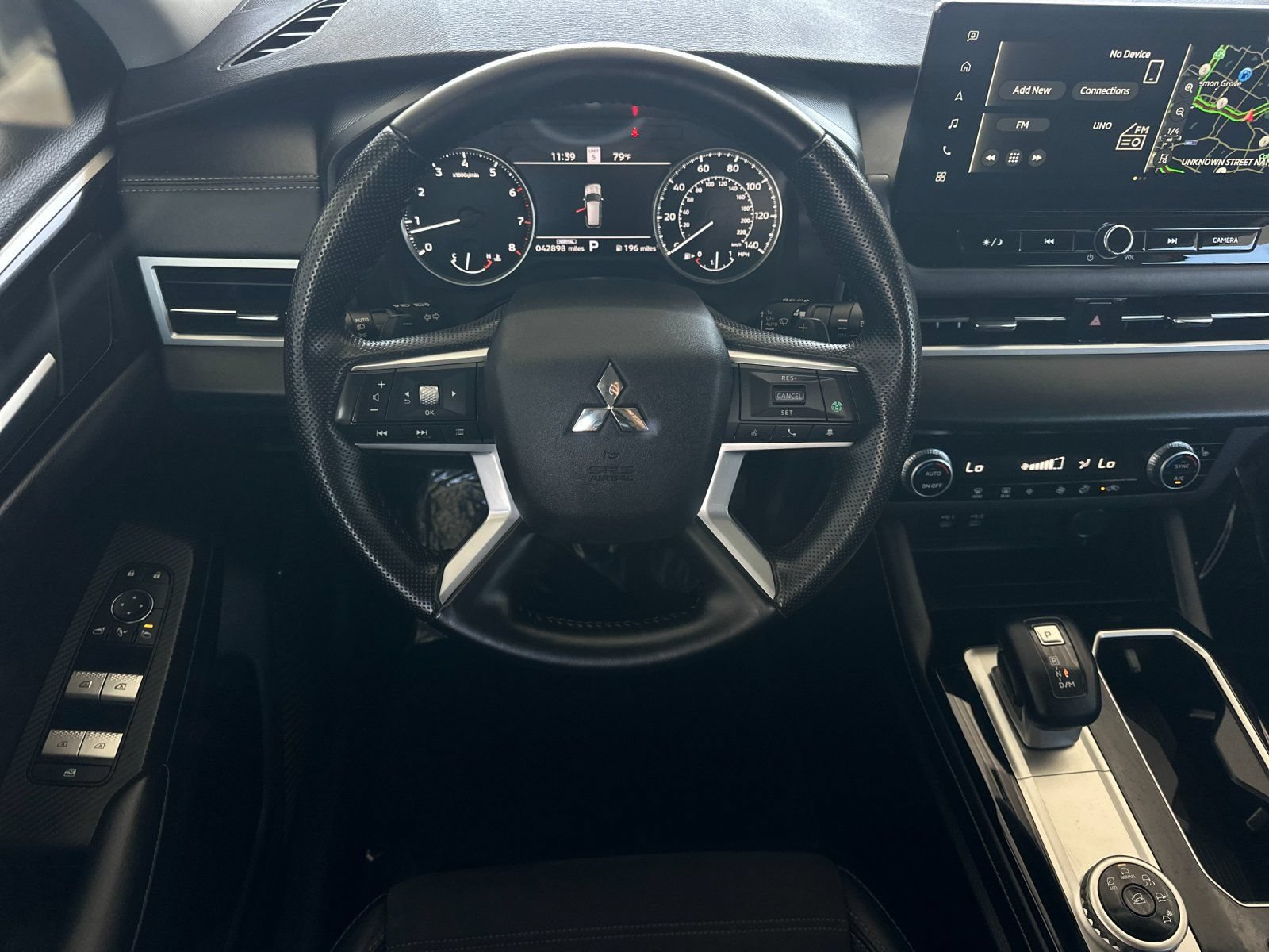 Used 2025 Mitsubishi Outlander SE FWD image 13