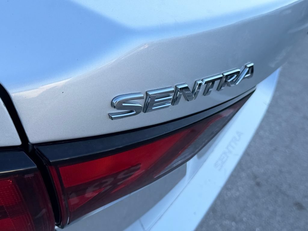 Certified 2021 Nissan Sentra SV FWD image 14