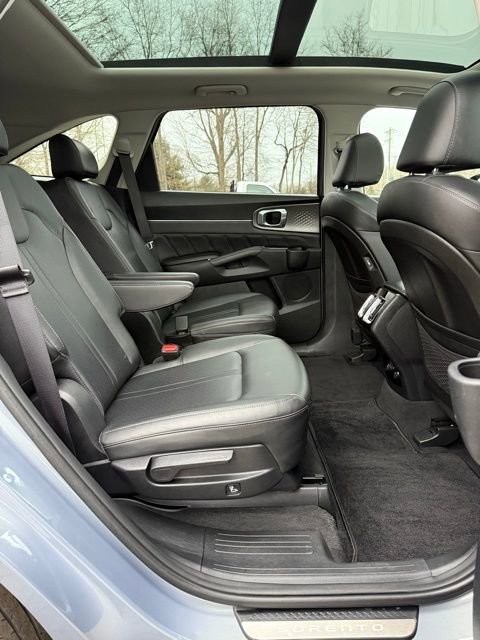 Used 2023 Kia Sorento SX image 22