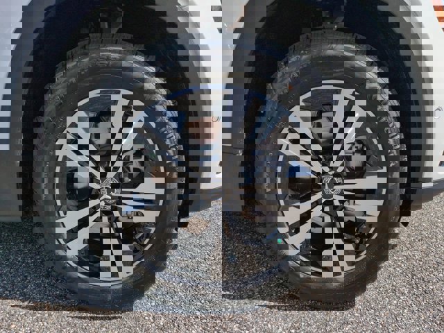 Used 2025 Mercedes-Benz GLB 250 image 11