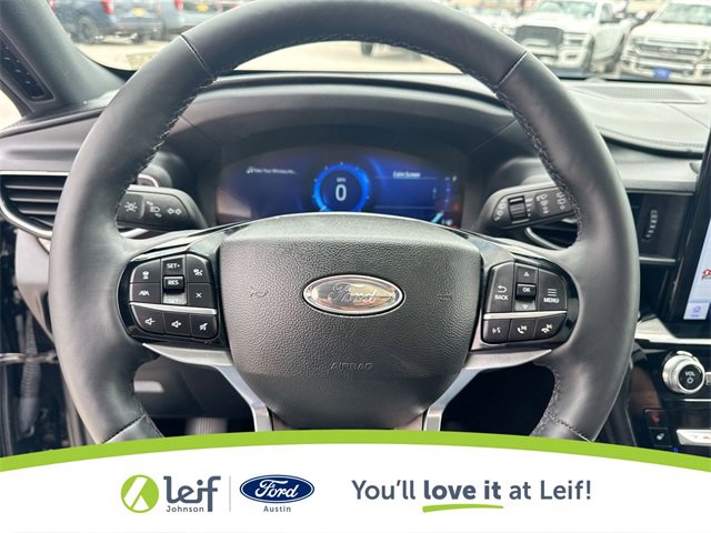 Used 2023 Ford Explorer Platinum w/ Technology Package image 15