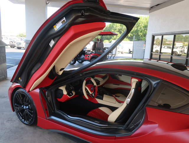 Used 2017 BMW i8 AWD/4WD image 18