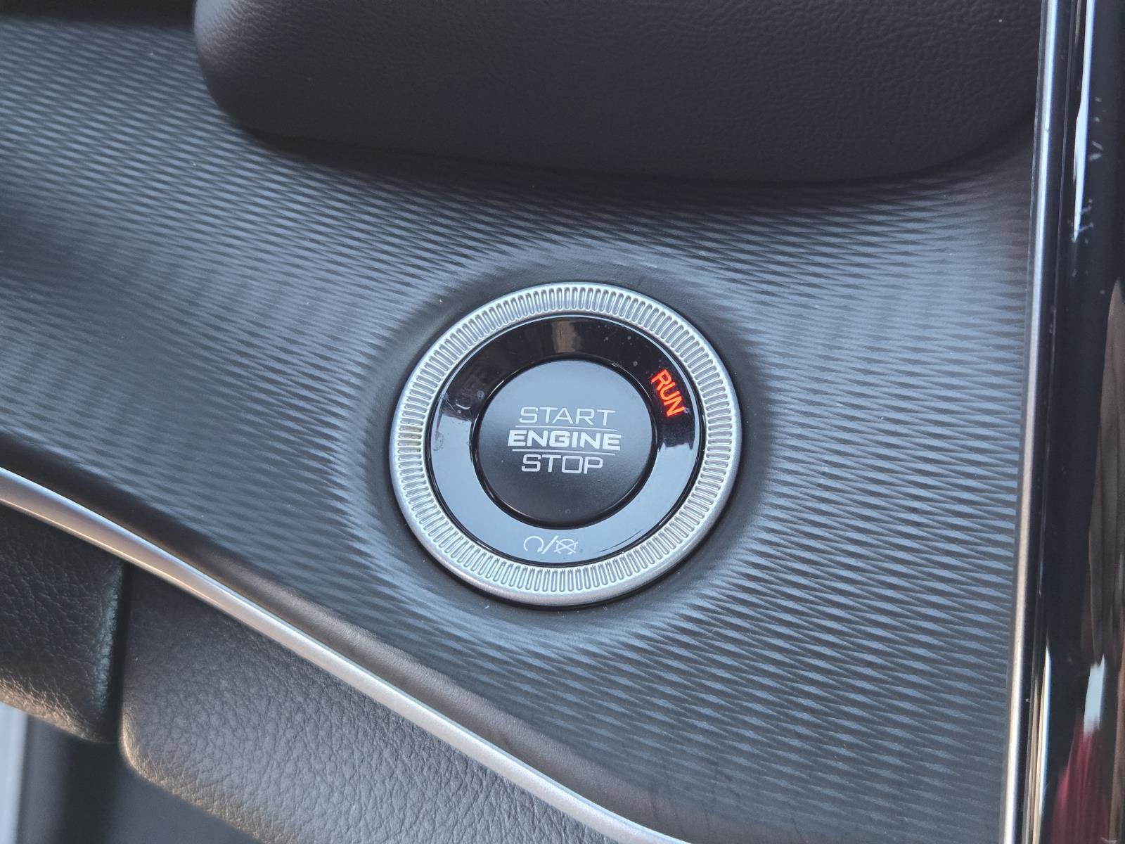 Used 2025 Jeep Grand Cherokee Laredo X image 11