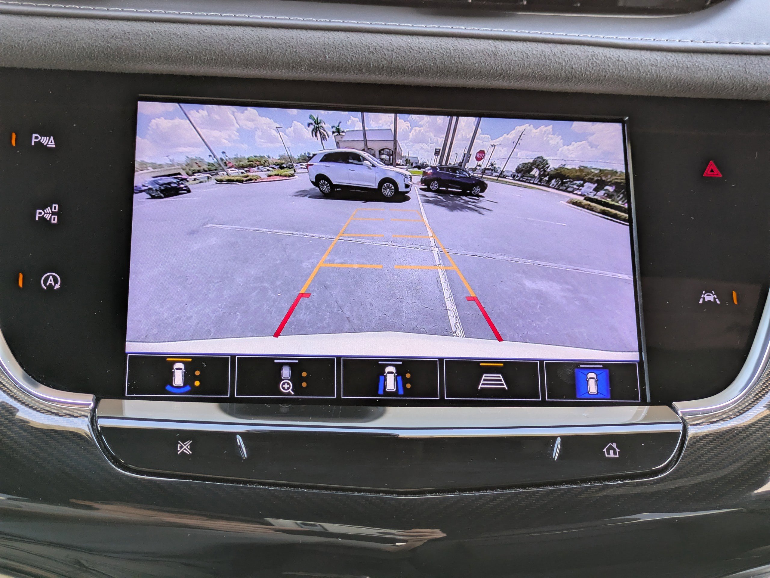 Certified 2023 Cadillac XT6 Premium Luxury w/ Platinum Package image 28