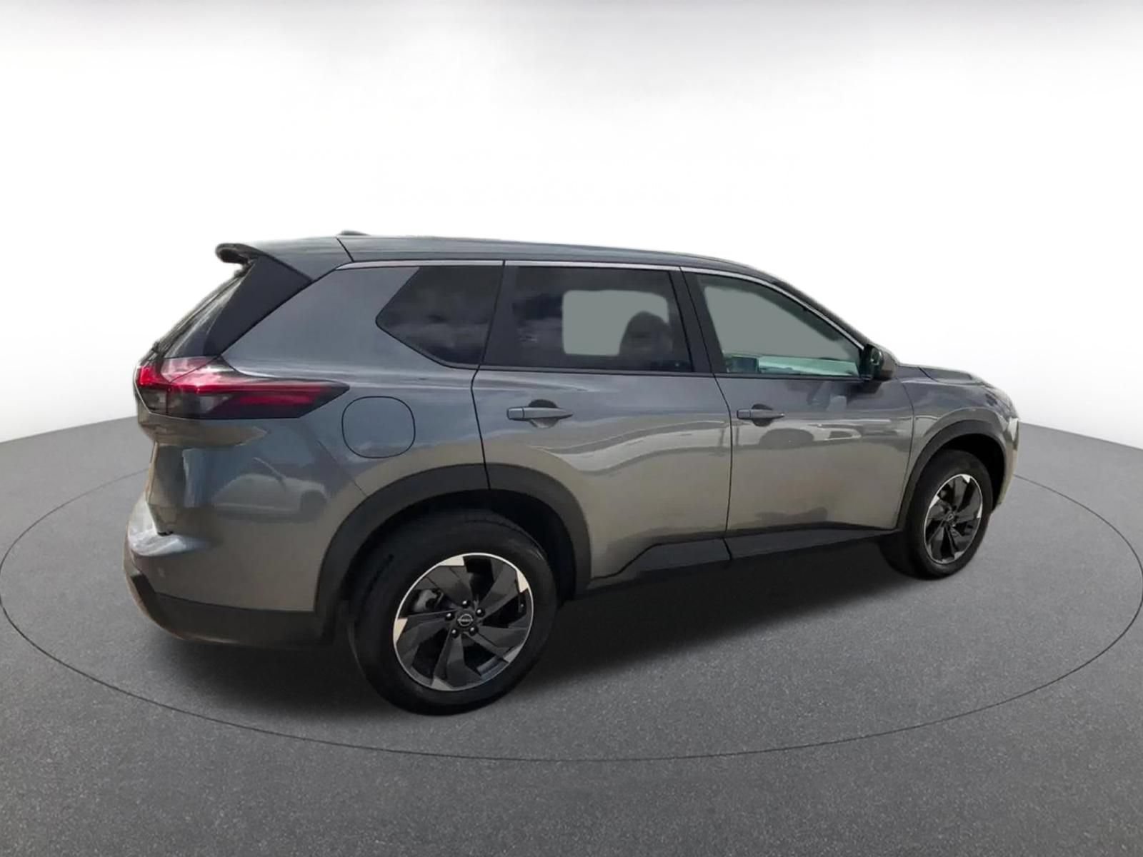 Used 2025 Nissan Rogue SV FWD image 15