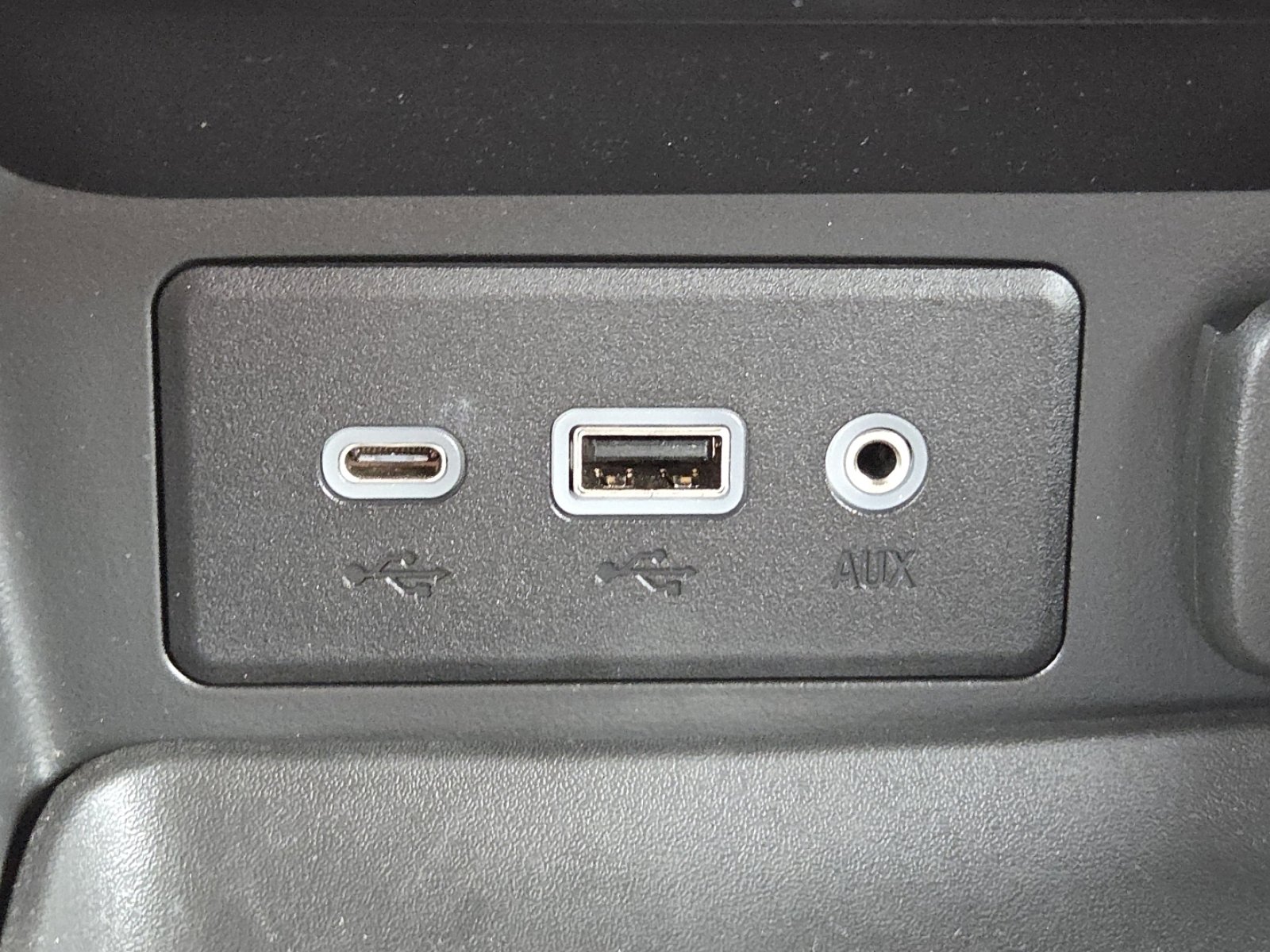 Used 2023 GMC Terrain SLE image 6