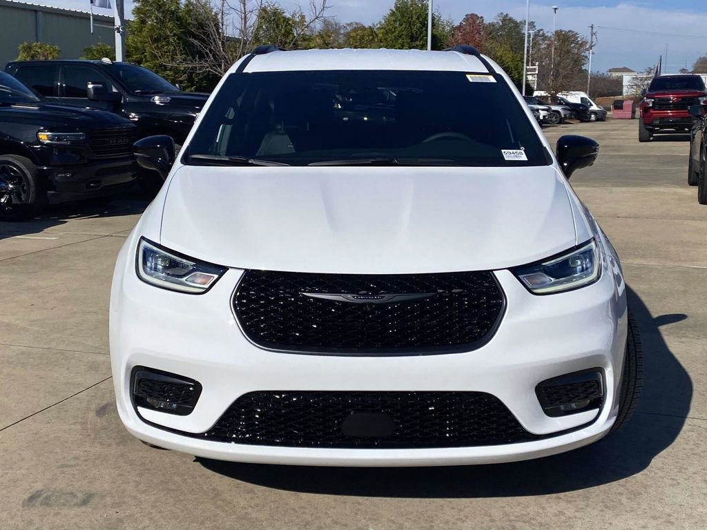 New 2026 Chrysler Pacifica Select w/ S Appearance Package image 2