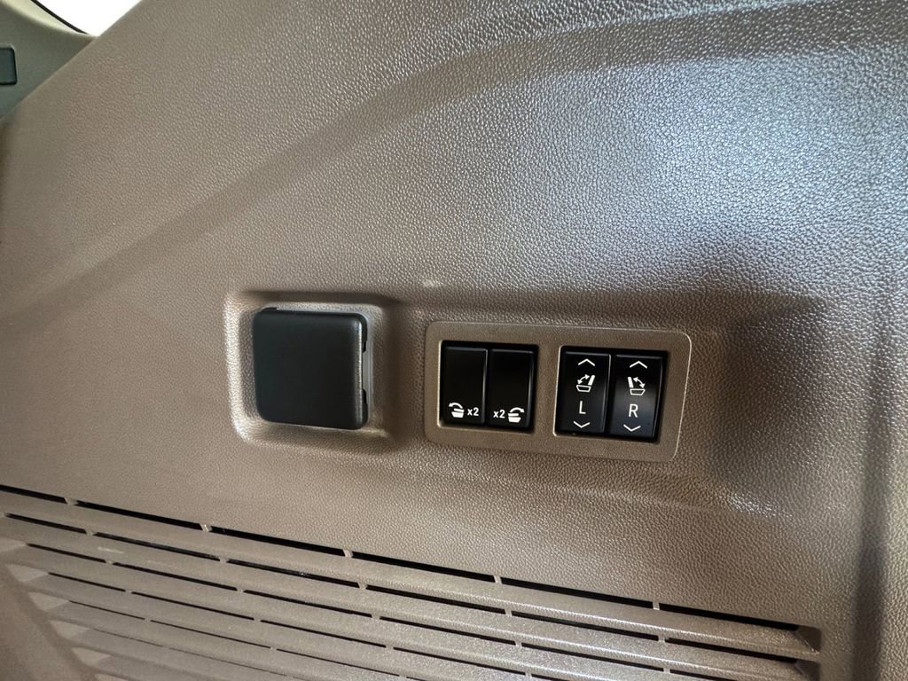 Used 2023 GMC Yukon Denali image 20