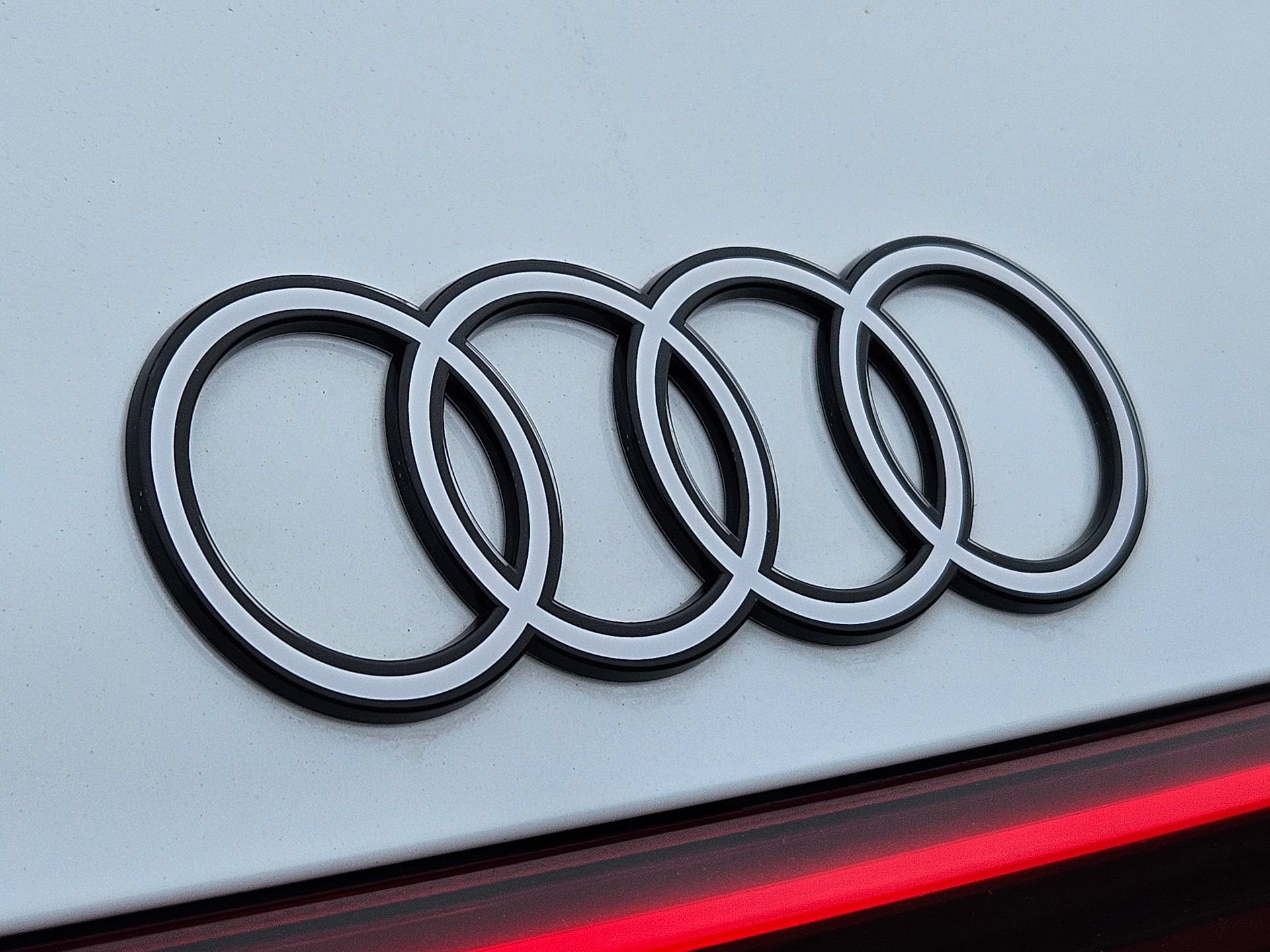 Used 2024 Audi Q8 e-tron Premium Plus w/ Premium Plus Package AWD/4WD image 27