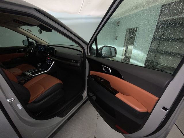 Used 2024 Kia Carnival SX FWD image 25