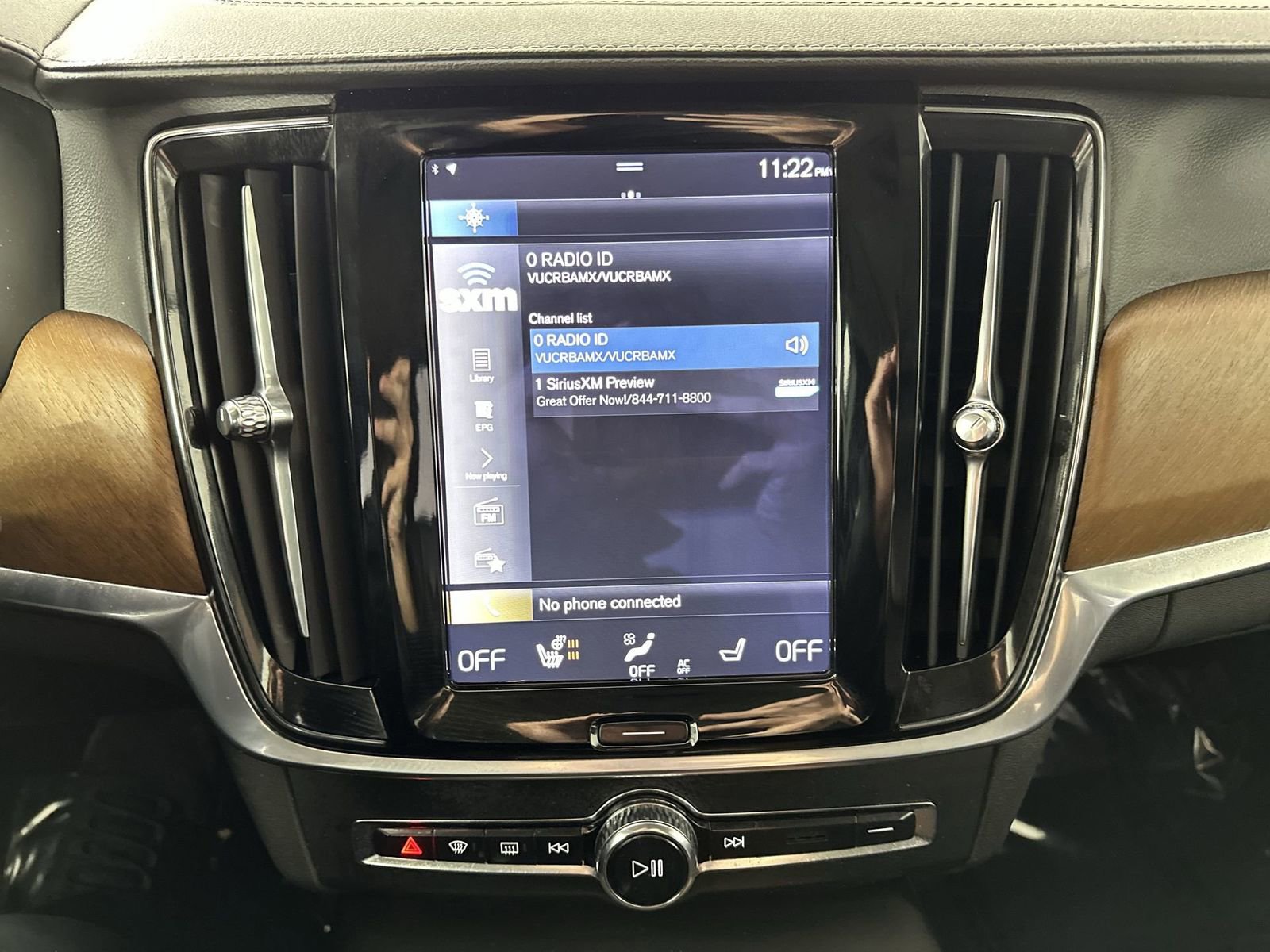 Used 2018 Volvo S90 T6 Inscription image 20