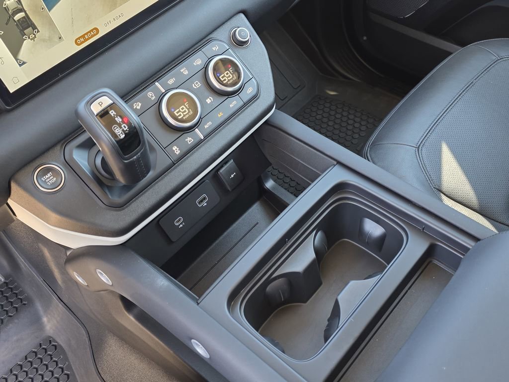 Used 2024 Land Rover Defender 110 S image 17