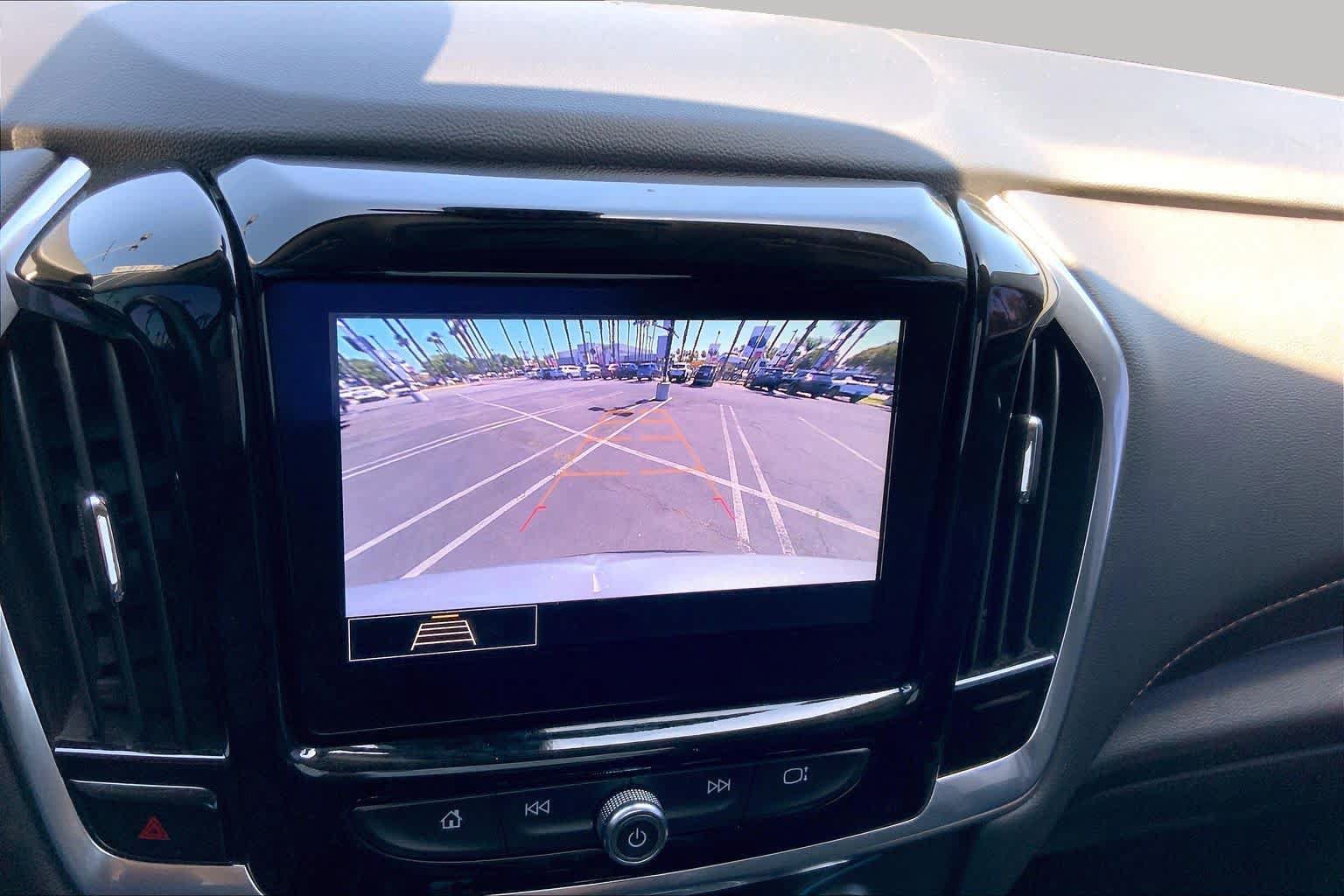 Used 2021 Chevrolet Traverse LT FWD image 25