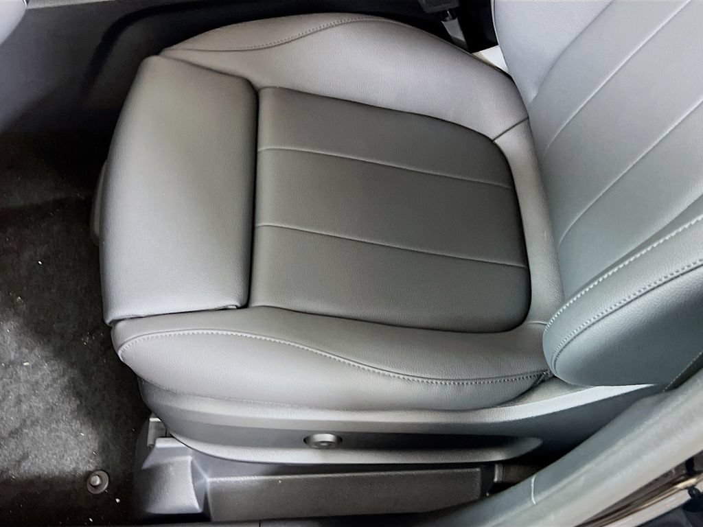 Used 2025 Mercedes-Benz GLA 250 4MATIC image 19