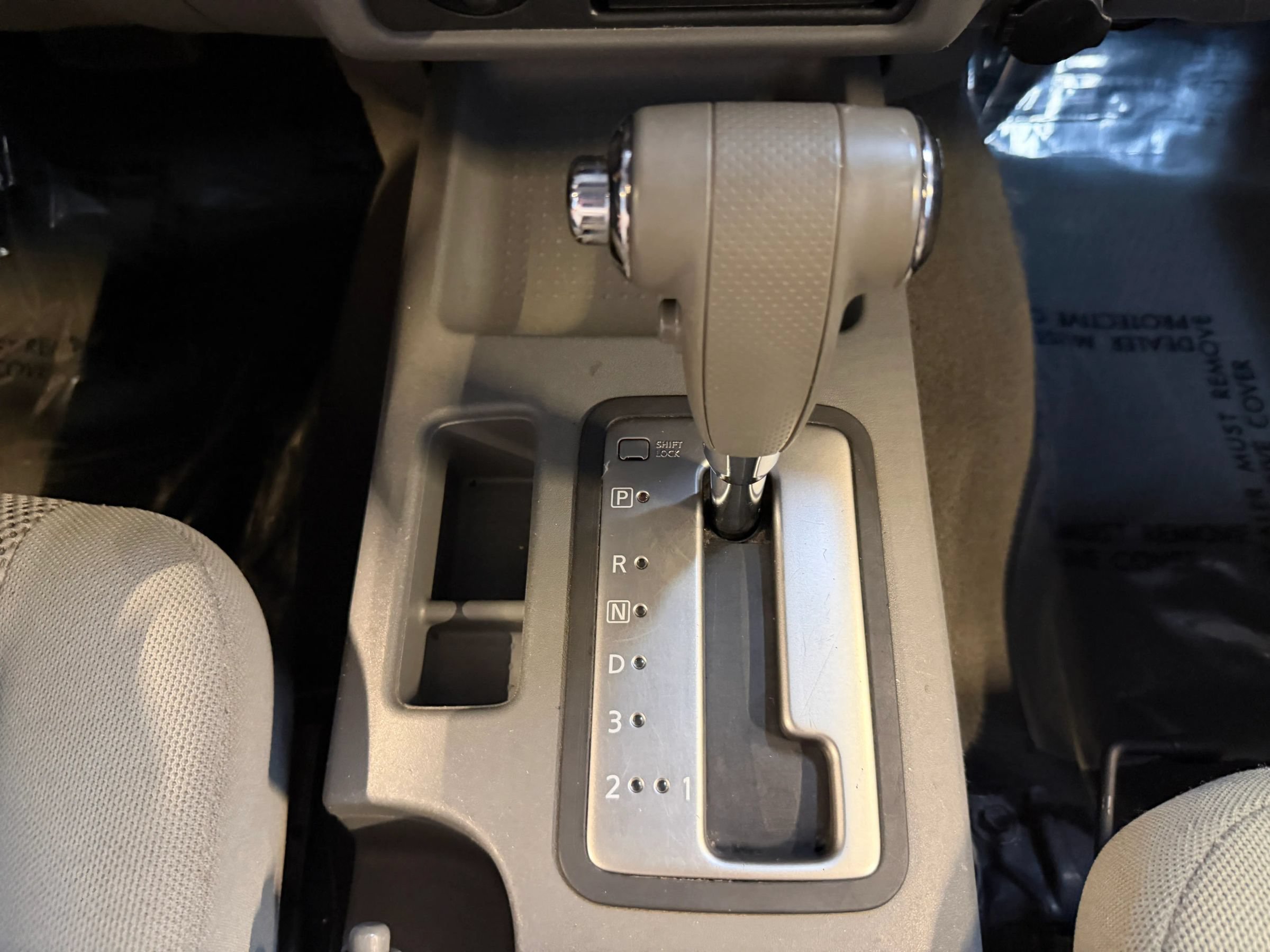 Used 2008 Nissan Frontier LE AWD/4WD image 21