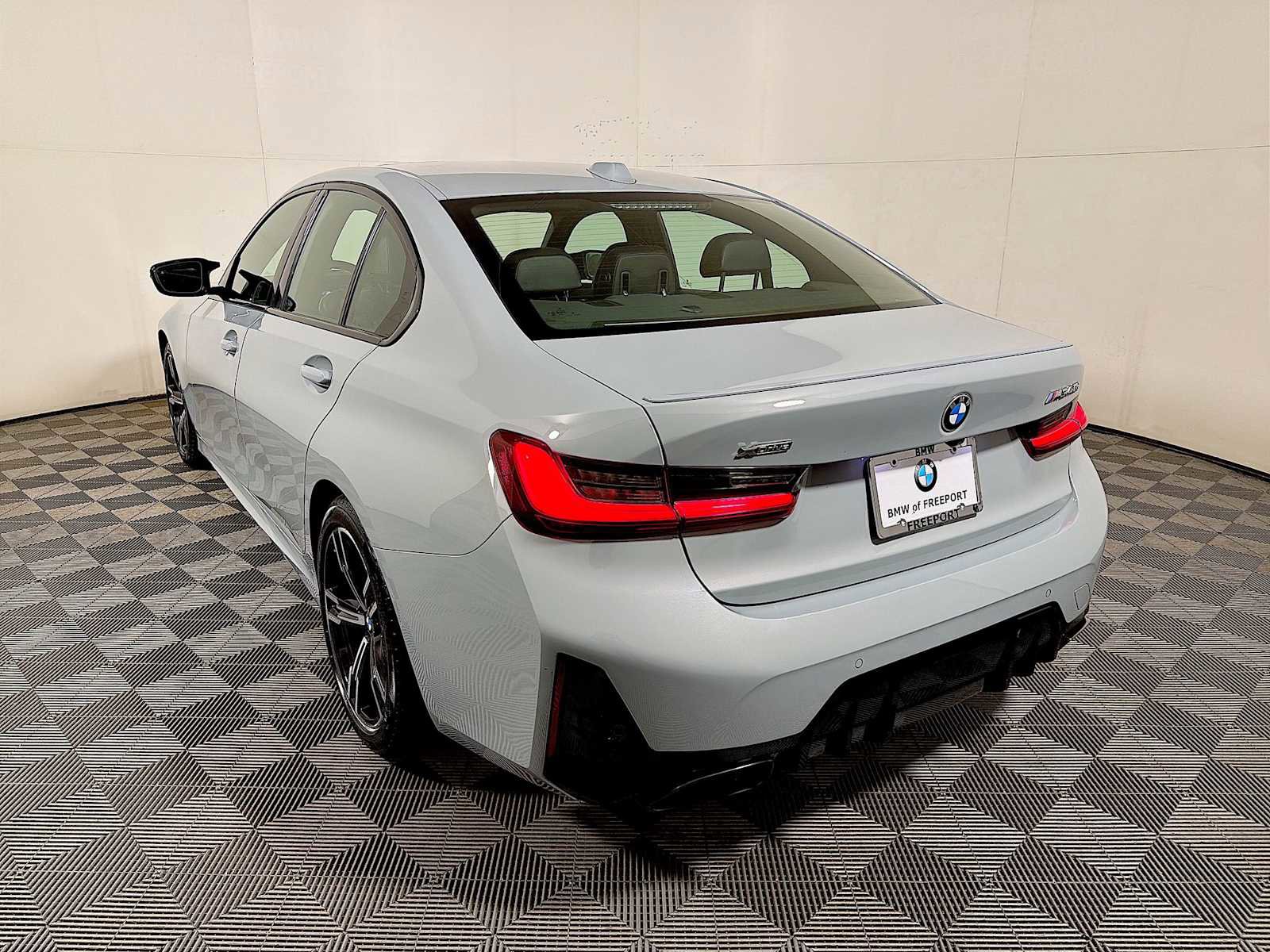 Used 2023 BMW M340i xDrive w/ Premium Package image 5