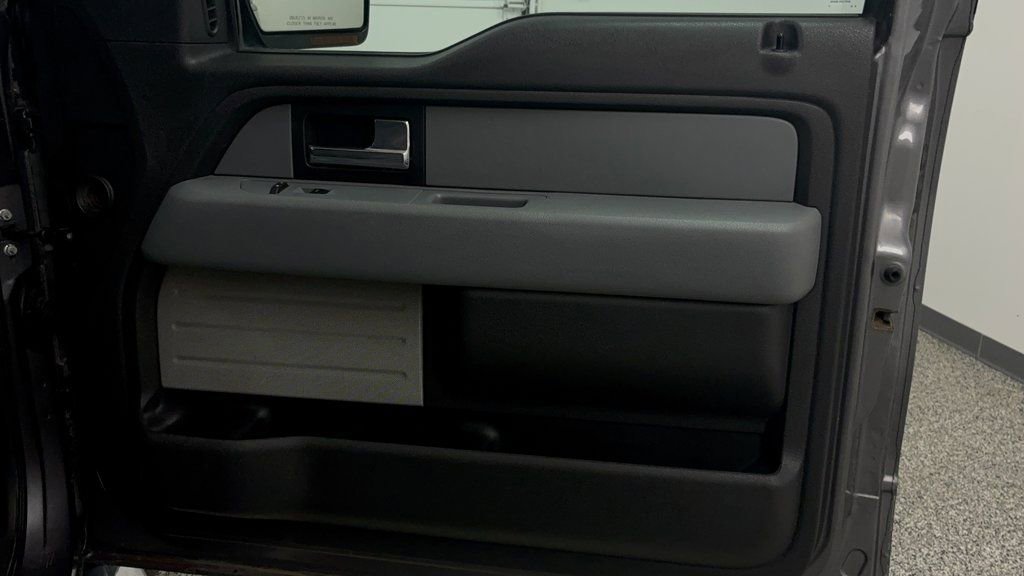 Used 2014 Ford F150 XLT w/ XLT Chrome Package image 46