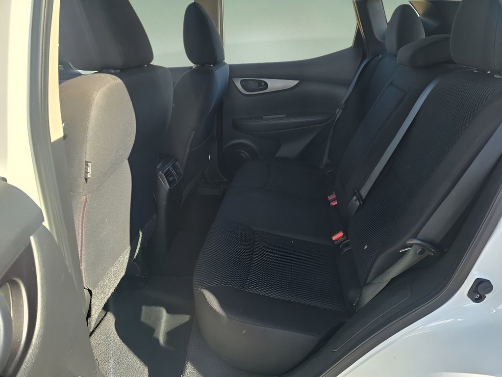 Used 2019 Nissan Rogue Sport S image 13