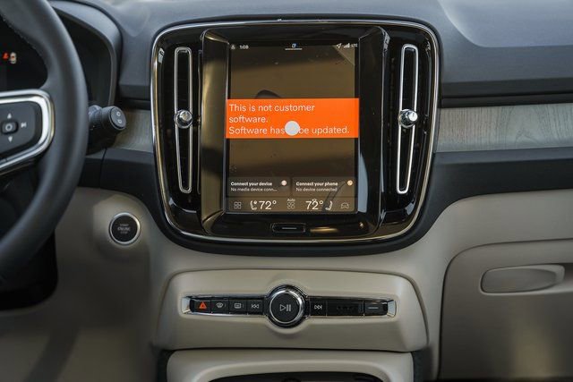 New 2026 Volvo XC40 B5 Ultra w/ Protection Package Premier image 21