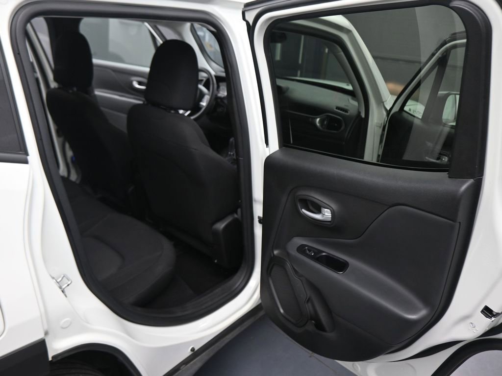 Used 2023 Jeep Renegade Latitude image 43