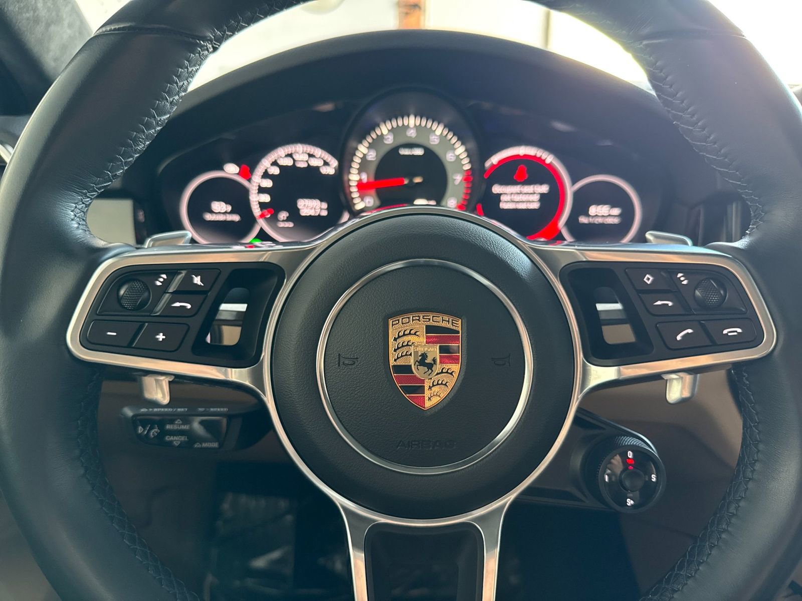 Certified 2022 Porsche Cayenne Coupe image 27