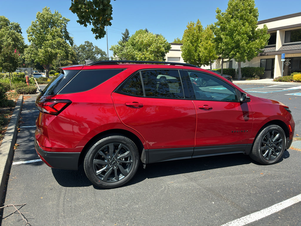 Used 2023 Chevrolet Equinox RS FWD image 6