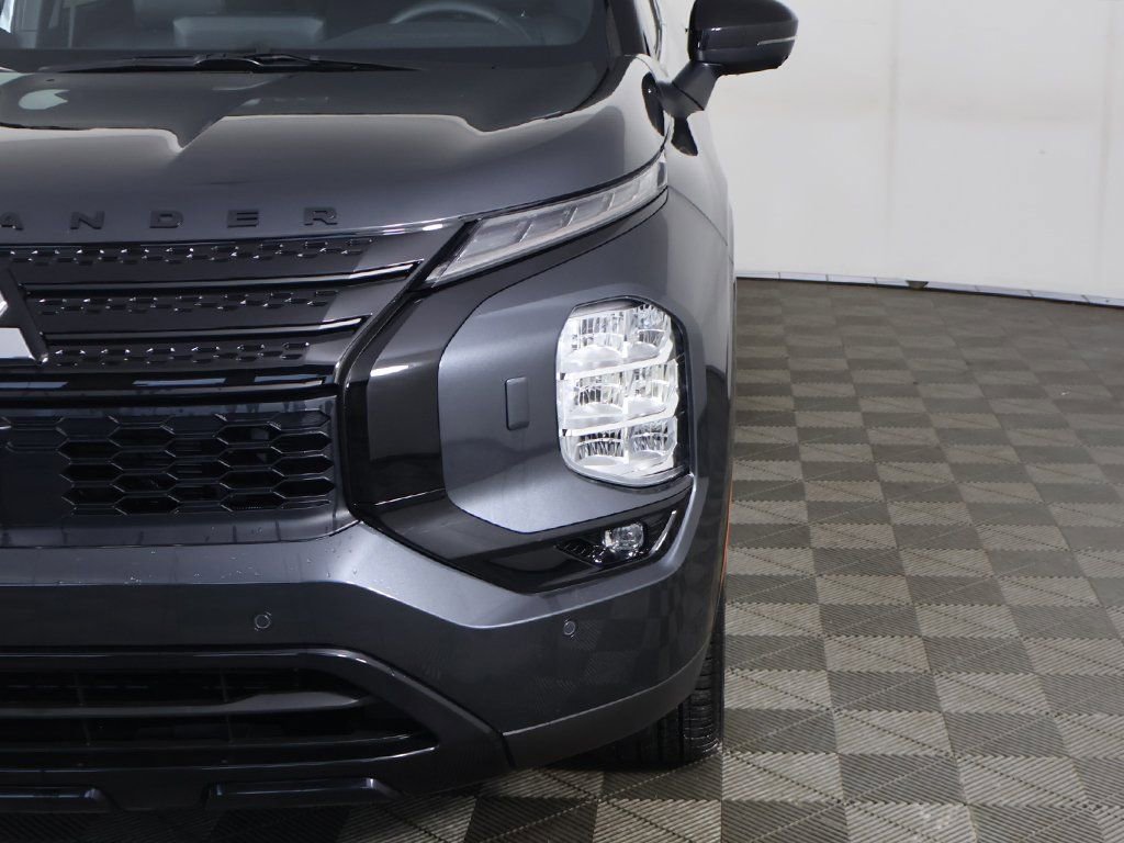 New 2025 Mitsubishi Outlander SEL Black Edition AWD/4WD image 18