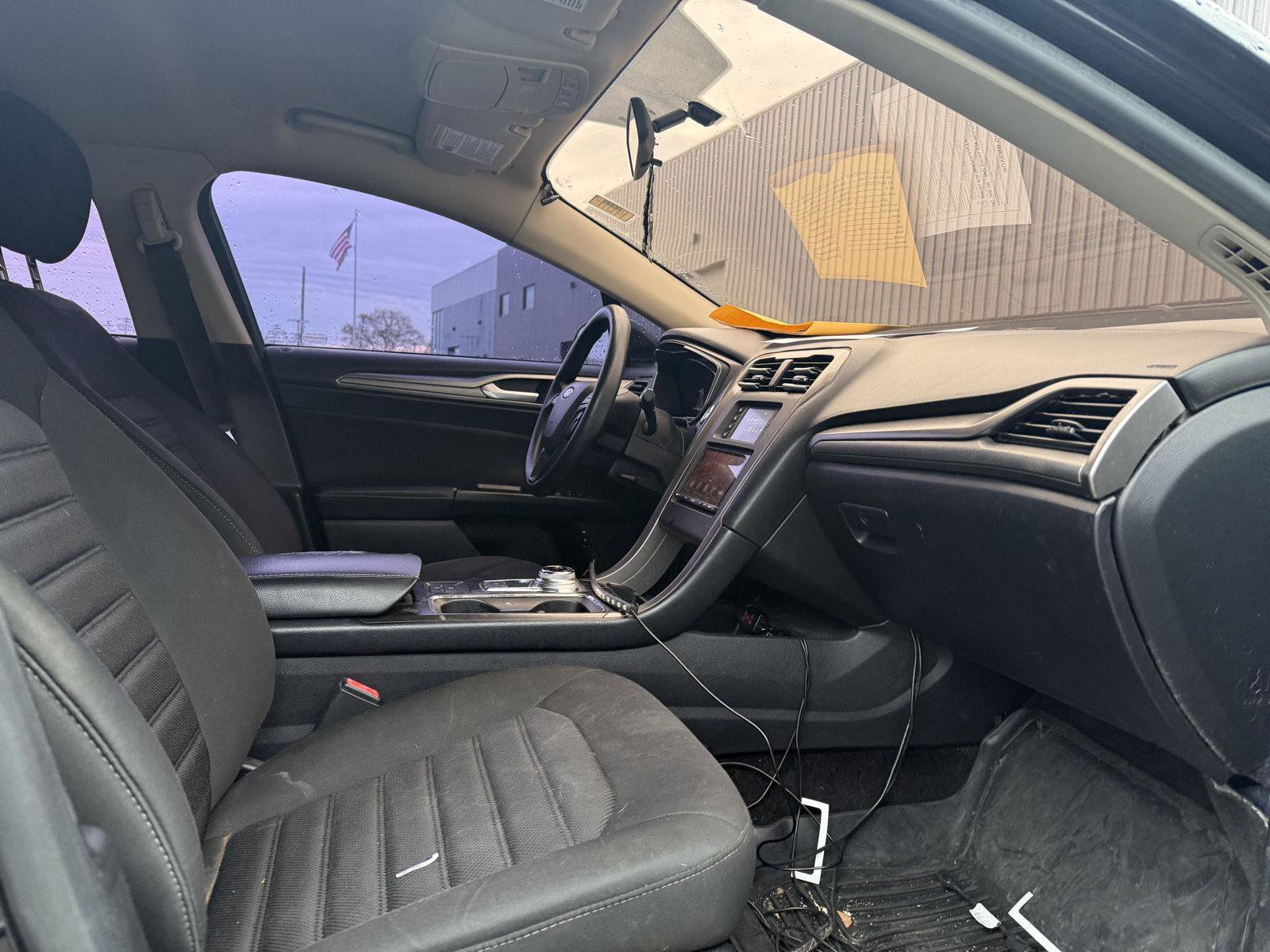 Used 2017 Ford Fusion SE image 12