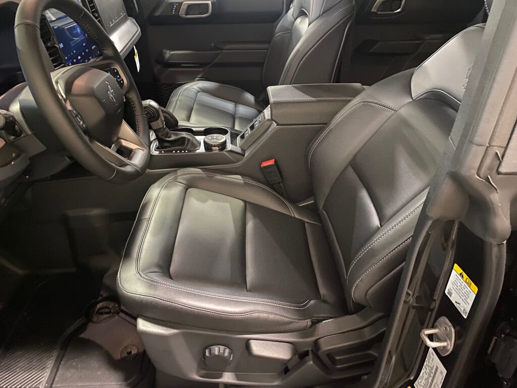 New 2025 Ford Bronco Badlands w/ Sasquatch Package image 9