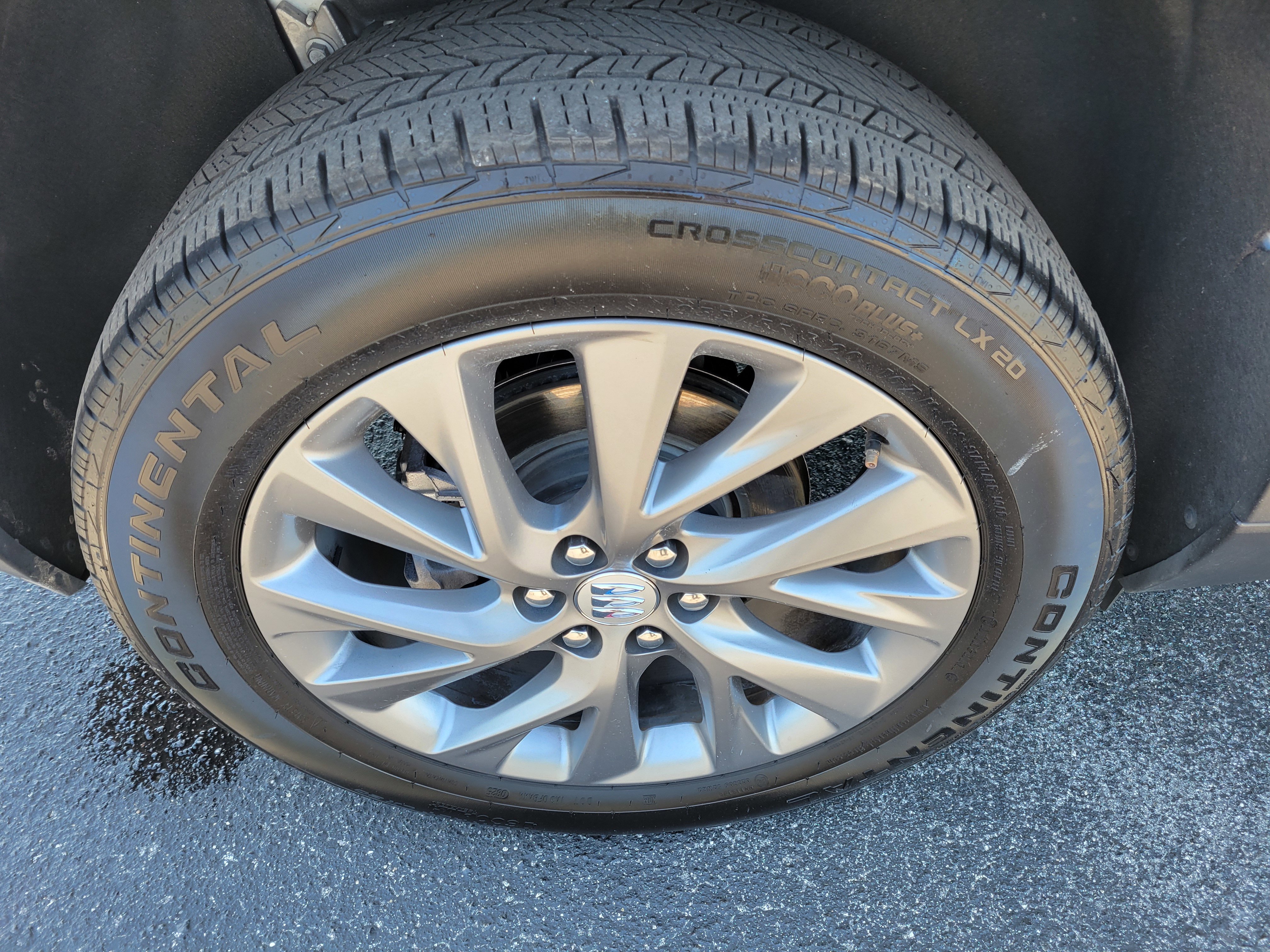 Certified 2025 Buick Enclave Preferred FWD image 41