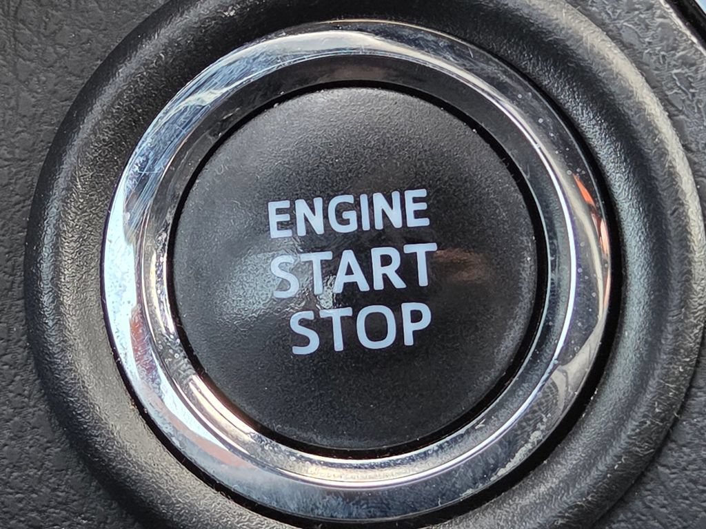 Used 2021 Toyota C-HR XLE FWD image 35