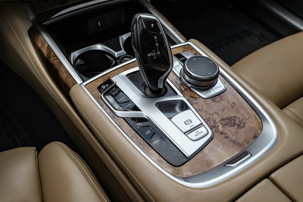 Used 2019 BMW 750i xDrive w/ M Sport Package AWD/4WD image 27