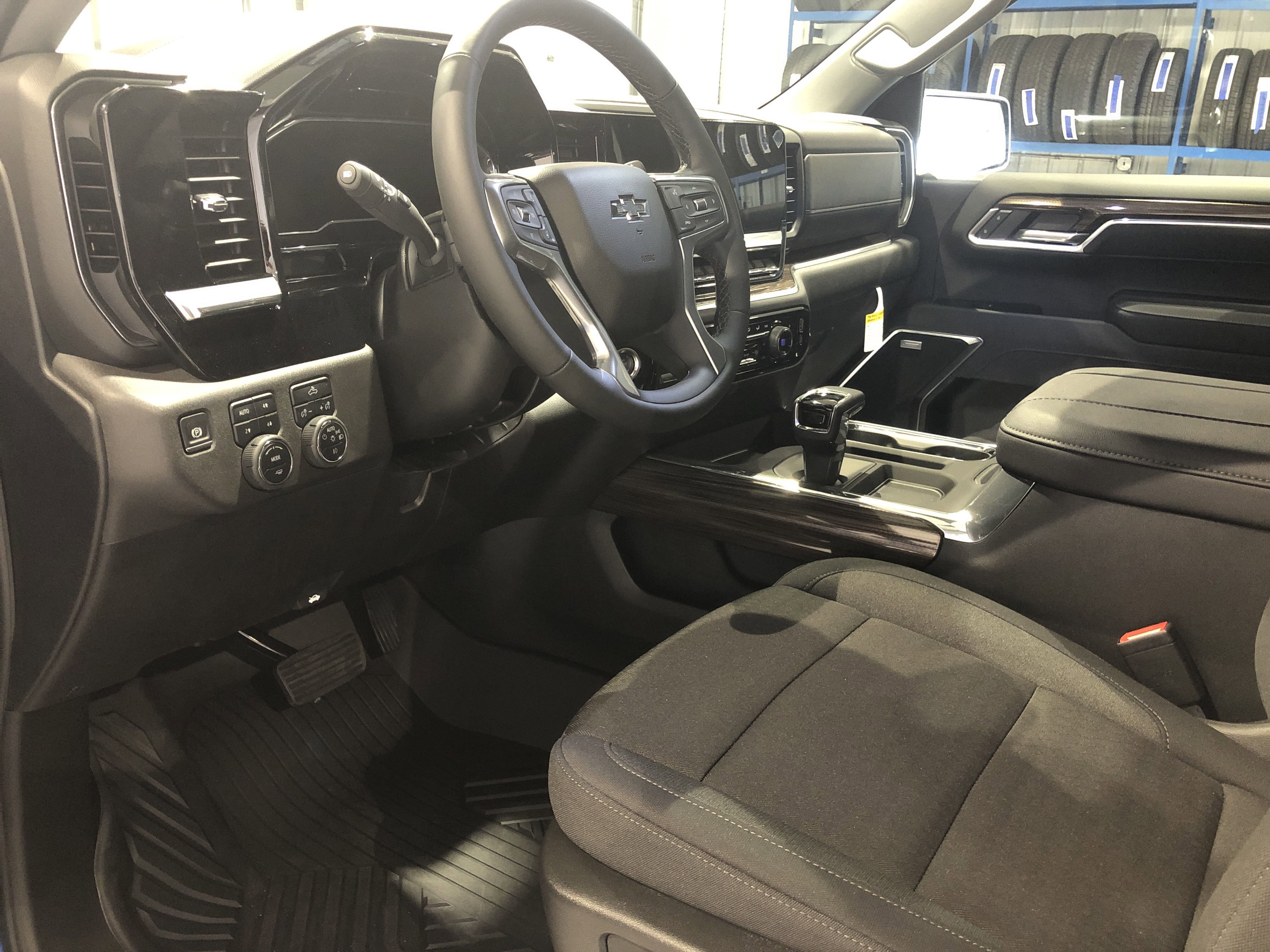 New 2025 Chevrolet Silverado 1500 RST image 8